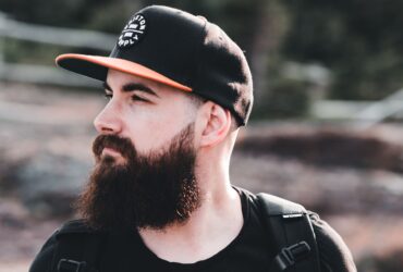 Barbe stylée : idées, formes et entretien pour un rendu net