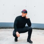 Coupe casquette homme : le guide pour rester net sous une casquette