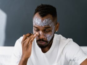 Soins visage homme : la routine simple et efficace